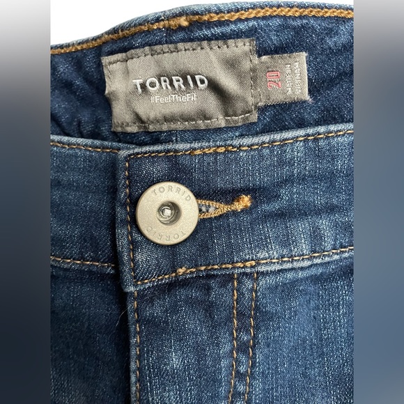 Torrid Distressed Jean Shorts EUC Size 20 - Picture 4 of 7